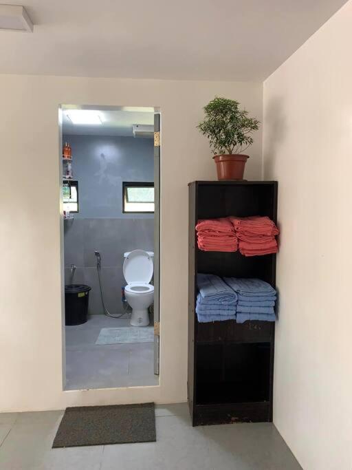 A Tranquil & Spacious 4-bedroom Vacation In Surigao Del Sur, Philippines Holiday home
